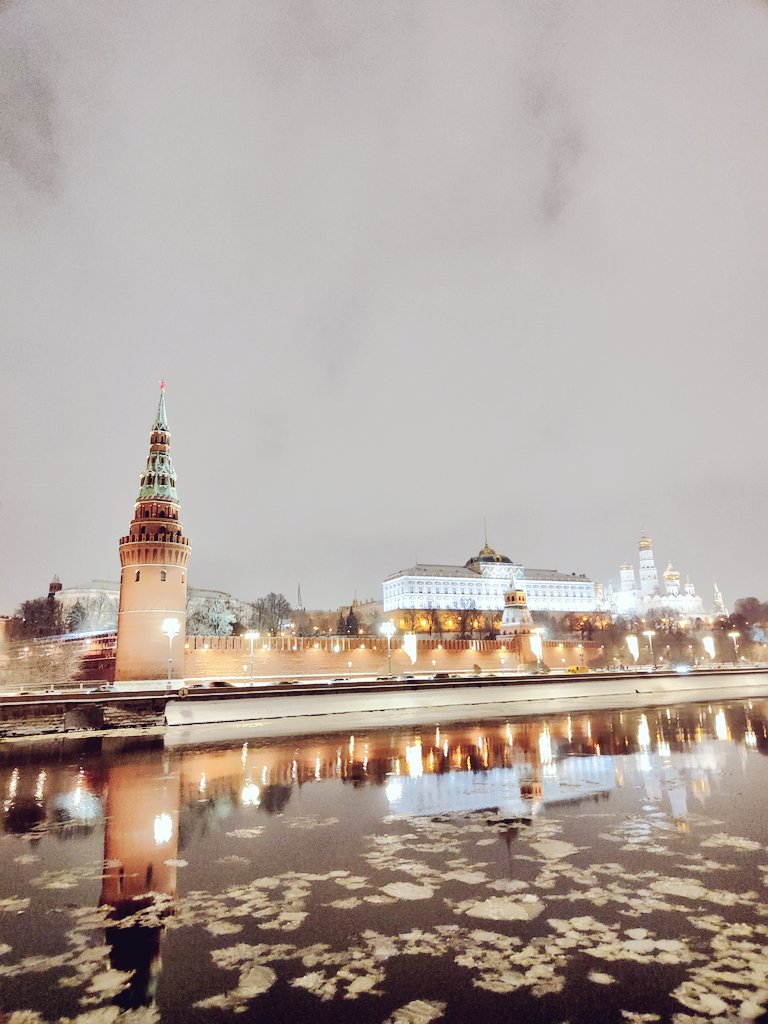 Московский Кремль вечером